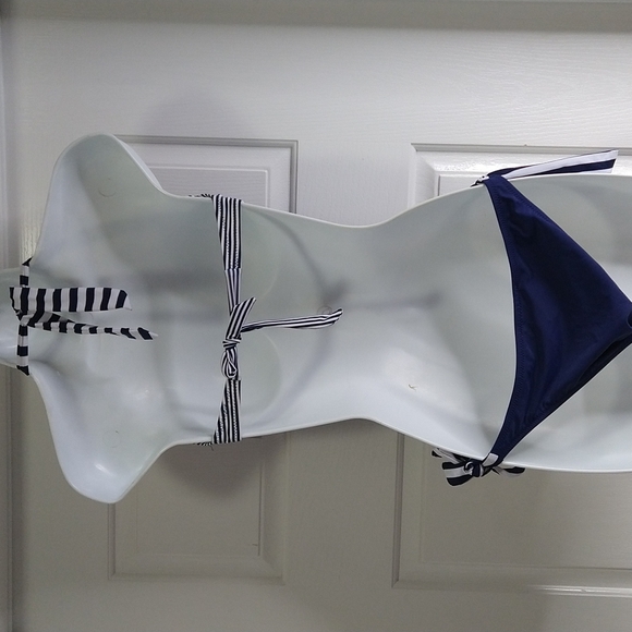 Jennifer's Collection One Piece Swim Suit - Picture 3 of 4